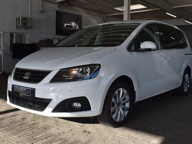 Pure weiss Gebraucht 2016 Seat Alhambra Style Van / Kleinbus | 23.500 € (Fairer Preis) - Bild 1/4