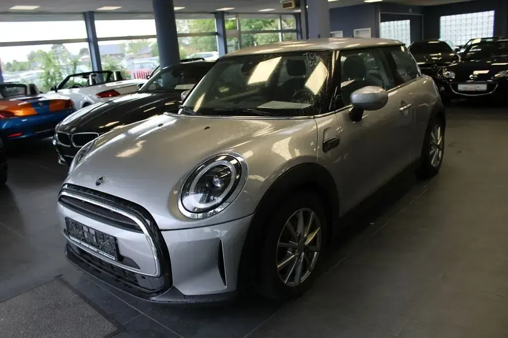 Gebraucht Mini Cooper Essential 136 PS (100 kW) 2023 Silber Kleinwagen