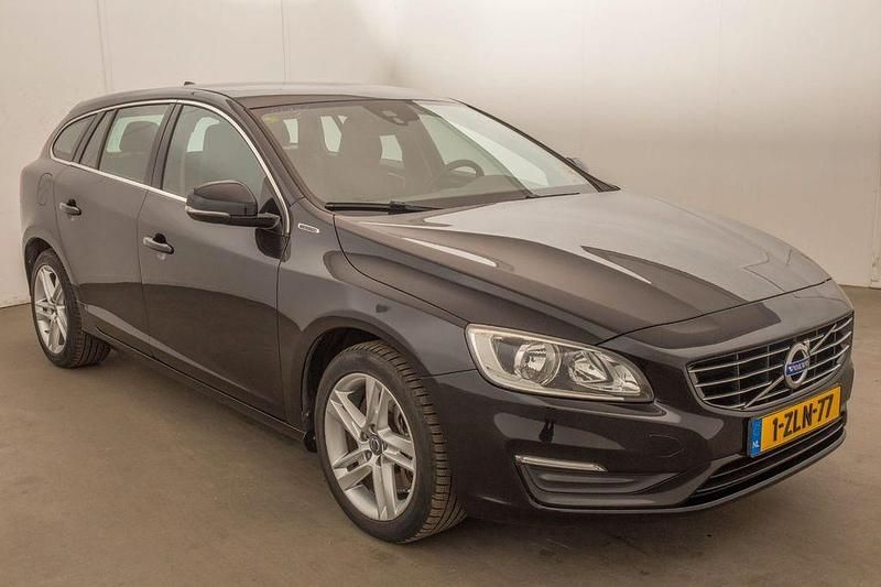 Gebraucht Volvo V60 215 PS (158 kW) 2015 Schwarz Kombi