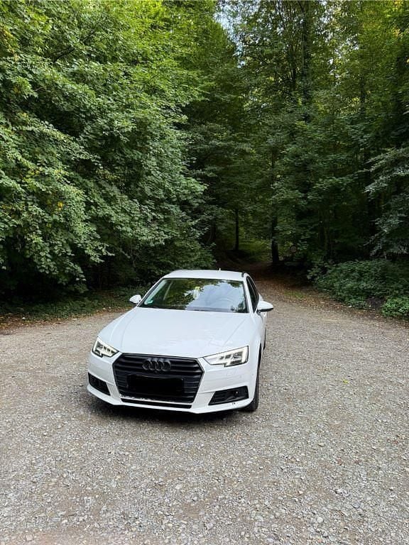 Weiß Gebraucht 2018 Audi A4 Ambiente Kombi | 15.000 € (Guter Preis) - Bild 1/4