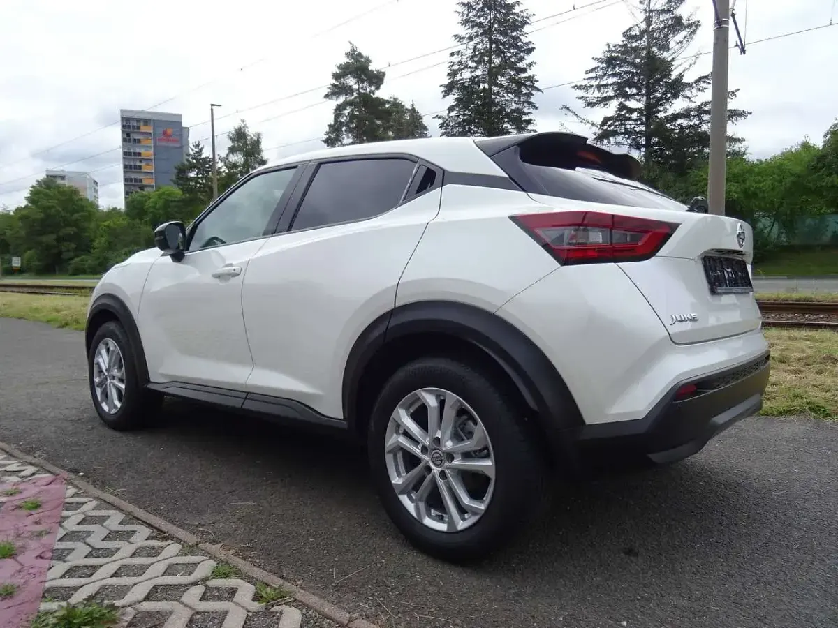 Gebraucht Nissan Juke N-Connecta 117 PS (86 kW) 2020 Qab brilliant white SUV