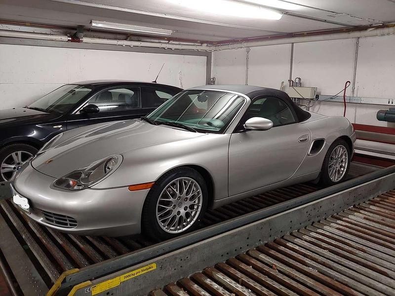 Silber Gebraucht 2001 Porsche Boxster Cabrio | 16.900 € (Fairer Preis) - Bild 1/4