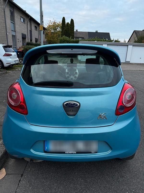Gebraucht Ford Ka Ambiente 69 PS (50 kW) 2009 Blau Kleinwagen