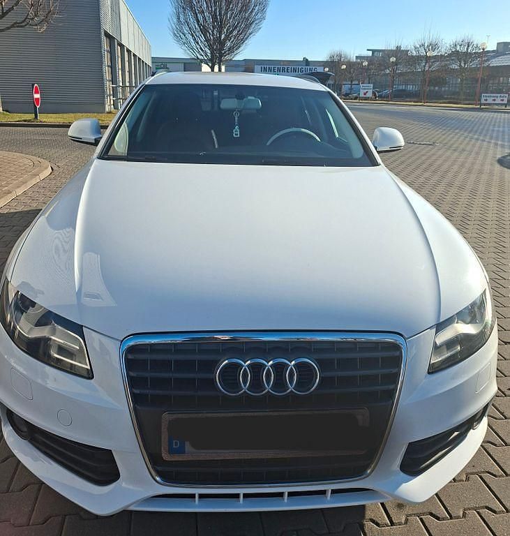 Weiß Gebraucht 2008 Audi A4 Ambiente Kombi | 7.299 € (Fairer Preis) - Bild 1/4
