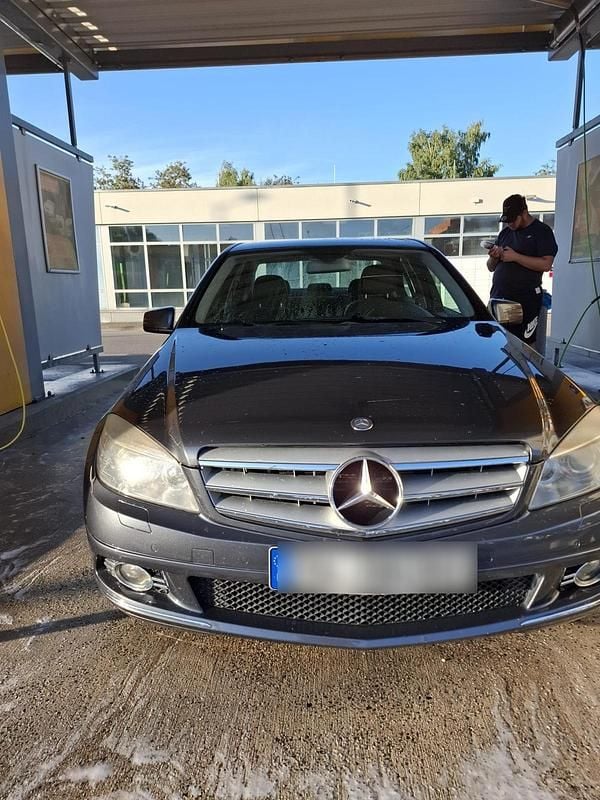 Schwarz Gebraucht 2010 Mercedes C350 Limousine | 5.200 € (Superpreis) - Bild 1/4