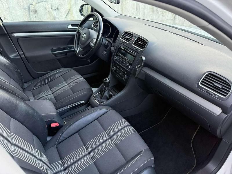 Gebraucht VW Golf VII Match 105 PS (77 kW) 2013 Candyweiß Kombi