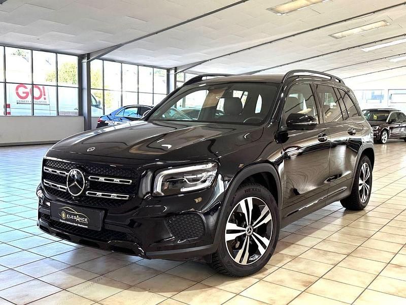 Kosmosschwarz metalliclack Gebraucht 2021 Mercedes GLB220 Night SUV | 36.900 € (Fairer Preis) - Bild 1/4