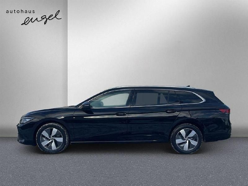 Gebraucht VW Passat Business 150 PS (110 kW) 2024 Grenadilla black metallic Kombi