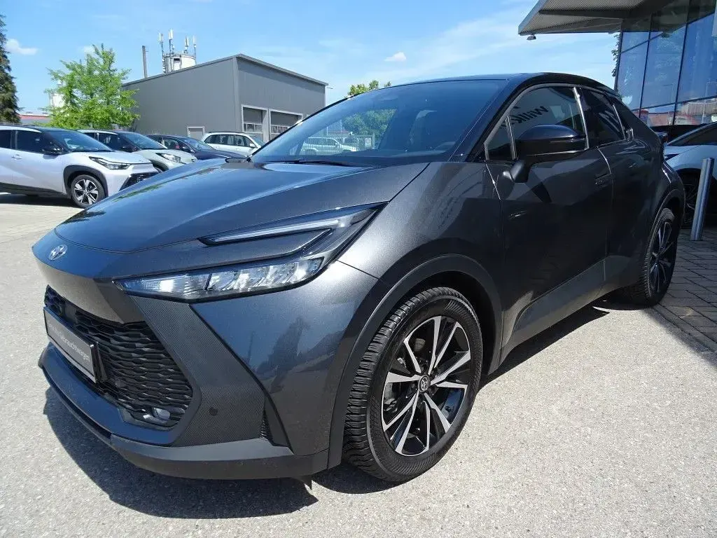 Gebraucht Toyota C-HR Team 140 PS (102 kW) 2024 Marlingrau metallic SUV