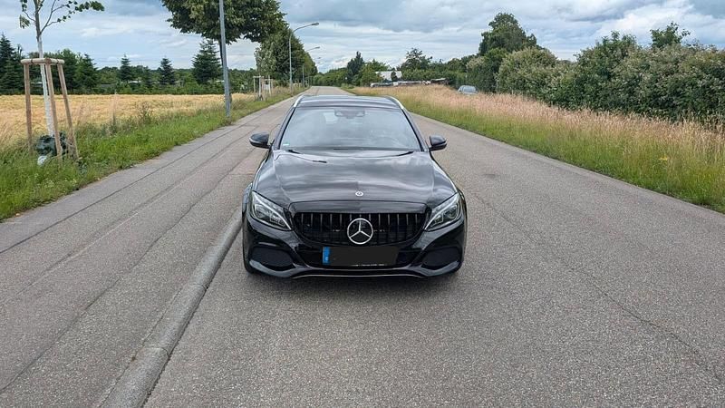 Schwarz Gebraucht 2016 Mercedes C400 Kombi | 22.900 € (Fairer Preis) - Bild 1/4