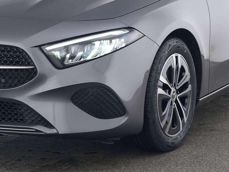 Gebraucht Mercedes A200 Advanced 150 PS (110 kW) 2025 Grau Limousine