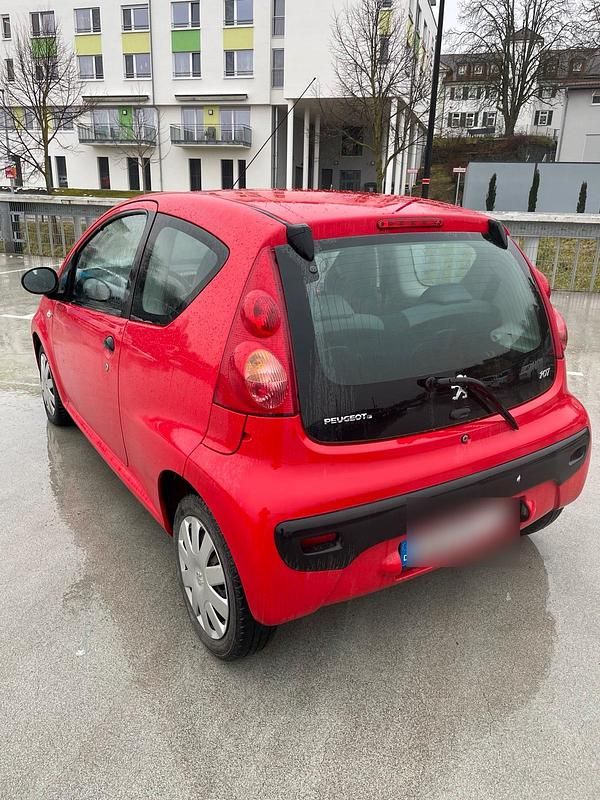 Gebraucht Peugeot 107 68 PS (50 kW) 2009 Kleinwagen