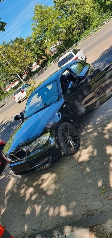 Schwarz Gebraucht 2010 BMW 116 Kleinwagen | 2.100 € (Superpreis) - Bild 1/4