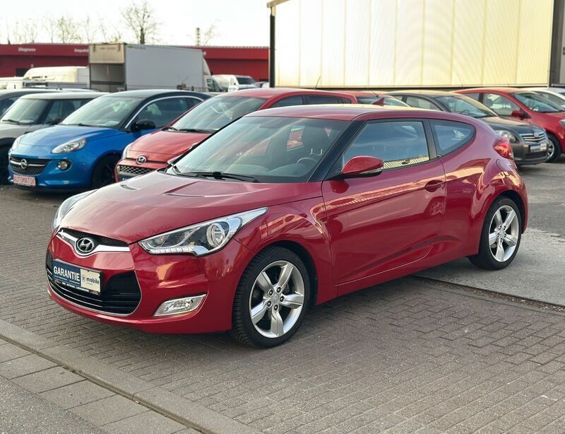 Rot Gebraucht 2012 Hyundai Veloster Style Kleinwagen | 8.600 € (Etwas zu teuer) - Bild 1/4