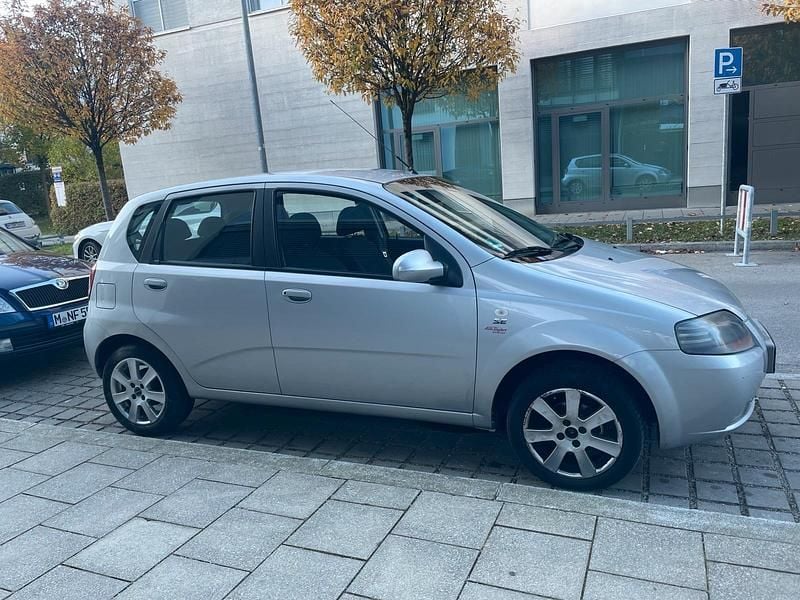 Silber Gebraucht 2007 Chevrolet Kalos Limousine | 2.900 € - Bild 1/4