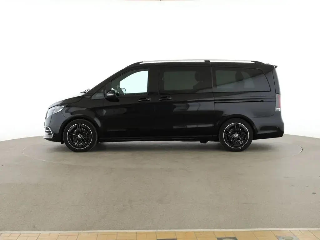 Gebraucht Mercedes V220 Style 163 PS (119 kW) 2025 Schwarz Van / Kleinbus