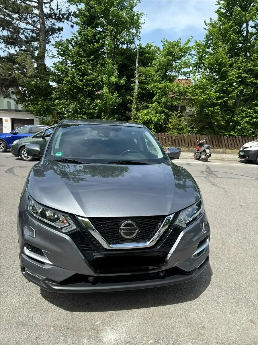 Gebraucht Nissan Qashqai 116 PS (85 kW) 2018 Grau SUV