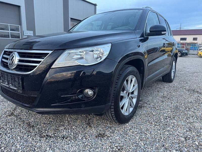 Schwarz Gebraucht 2011 VW Tiguan Team SUV | 6.799 € (Guter Preis) - Bild 1/4