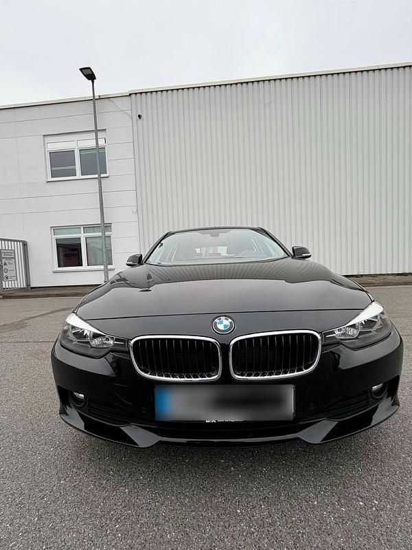 Gebraucht BMW 318 150 PS (110 kW) 2015 Schwarz Kombi