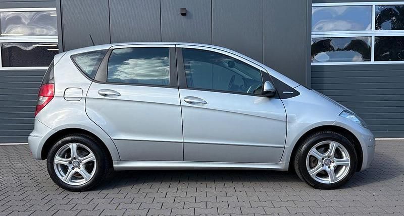 Gebraucht Mercedes A200 Avantgarde 136 PS (100 kW) 2011 Silber Limousine