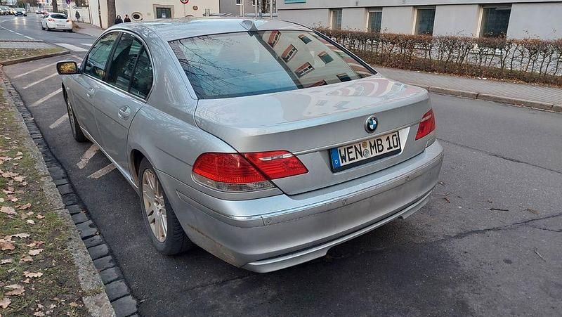 Gebraucht BMW 730 258 PS (189 kW) 2005 Silber Limousine