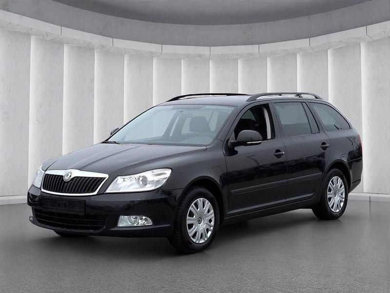 Gebraucht Skoda Octavia Ambition 105 PS (77 kW) 2012 Schwarz Kombi