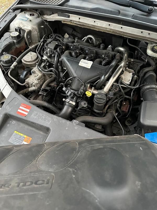 Gebraucht Ford Mondeo 122 PS (89 kW) 2008 Silber Kombi