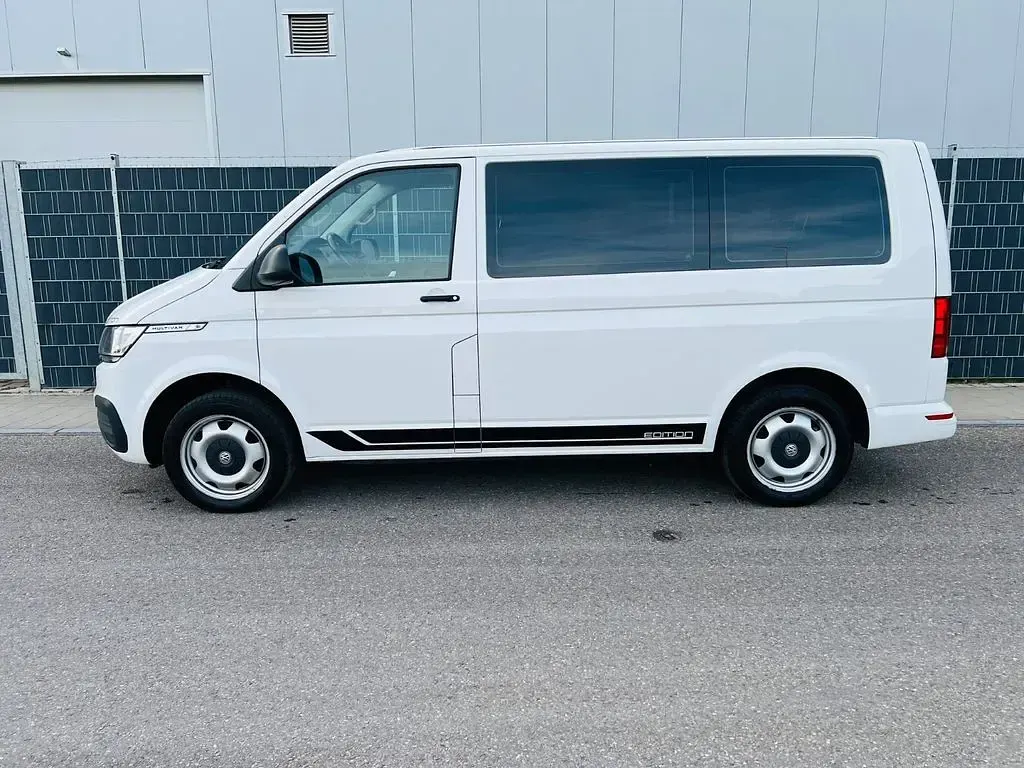 Second-hand VW Multivan 150 CP (110 kW) 2021 Alb Monovolum