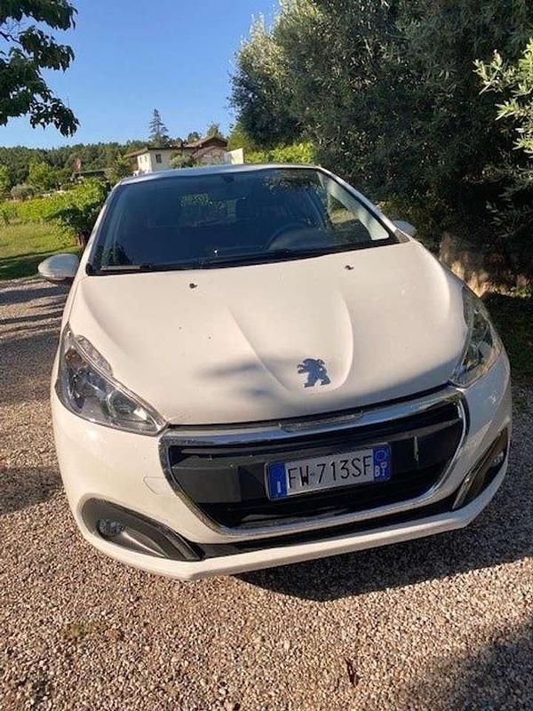 Weiß Gebraucht 2019 Peugeot 208 Active Kleinwagen | 8.490 € (Superpreis) - Bild 1/4
