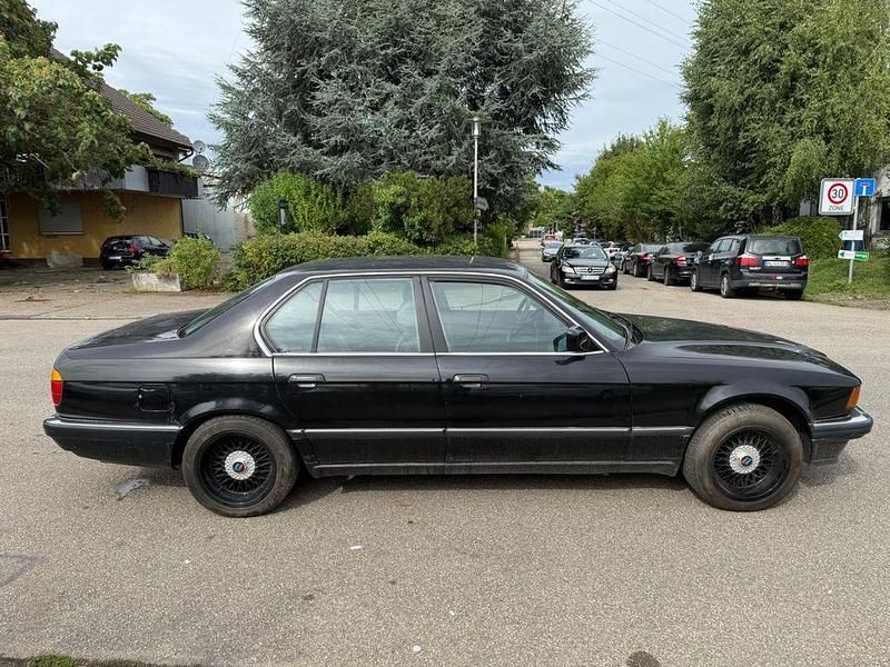 Gebraucht BMW 735 211 PS (155 kW) 1989 Schwarz Limousine