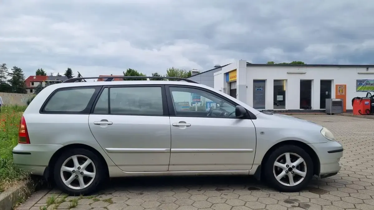 Gebraucht Toyota Corolla 110 PS (80 kW) 2005 Silber Kombi