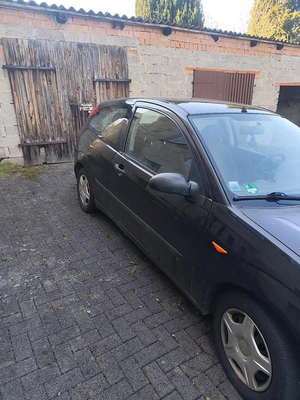 Gebraucht Ford Focus 75 PS (55 kW) 2003 Schwarz Kleinwagen