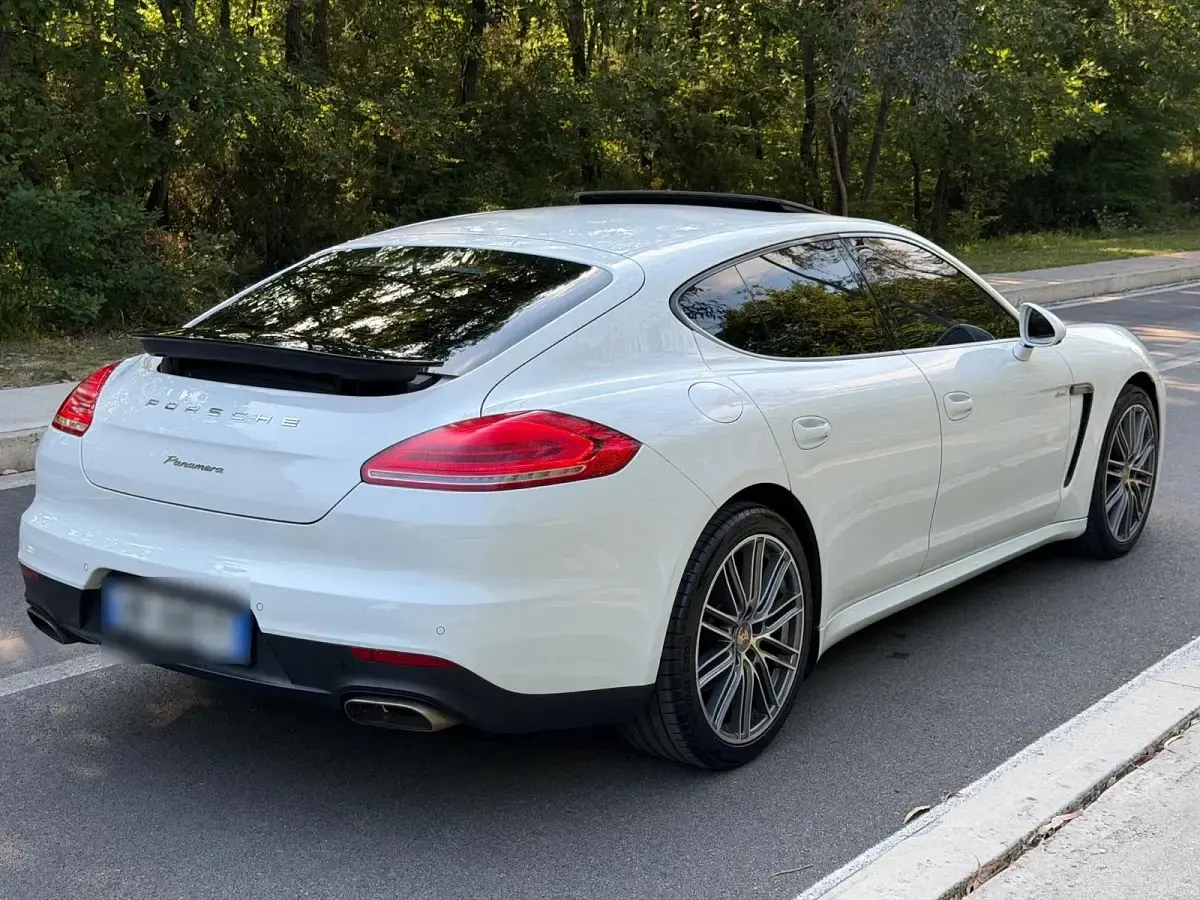 Gebraucht Porsche Panamera 280 PS (205 kW) 2015 Weiß Kleinwagen