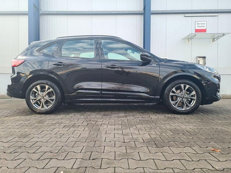 Gebraucht Ford Kuga ST-Line 120 PS (88 kW) 2023 Schwarz SUV