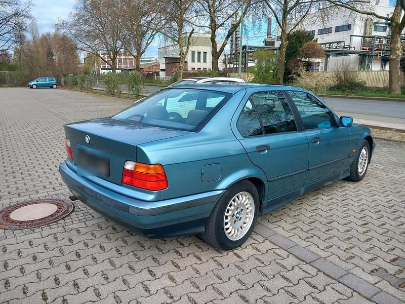 Gebraucht BMW 318 116 PS (85 kW) 1997 Grün Limousine