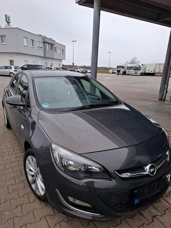 Gebraucht Opel Astra Selection 140 PS (102 kW) 2012 Braun Limousine
