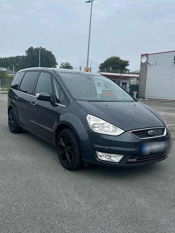 Grau Gebraucht 2009 Ford Galaxy Van / Kleinbus | 4.450 € (Guter Preis) - Bild 1/4