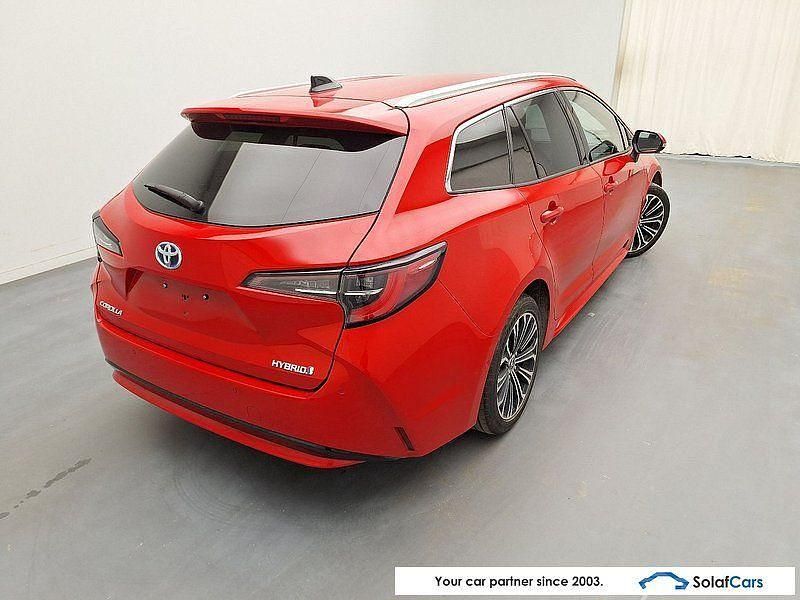 Gebraucht Toyota Corolla Premium 98 PS (72 kW) 2022 Rot Limousine