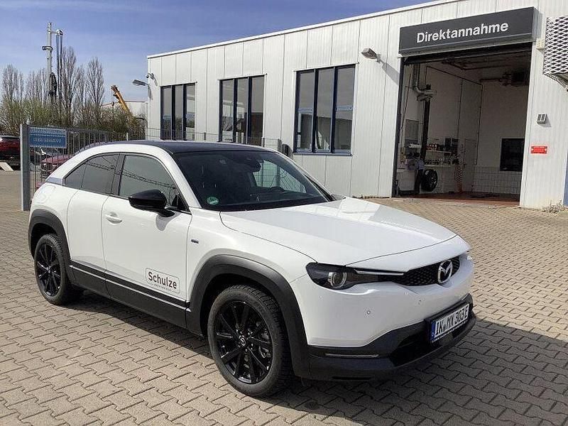 Arctic white Gebraucht 2023 Mazda MX30 Touring SUV | 22.840 € (Teuer) - Bild 1/4
