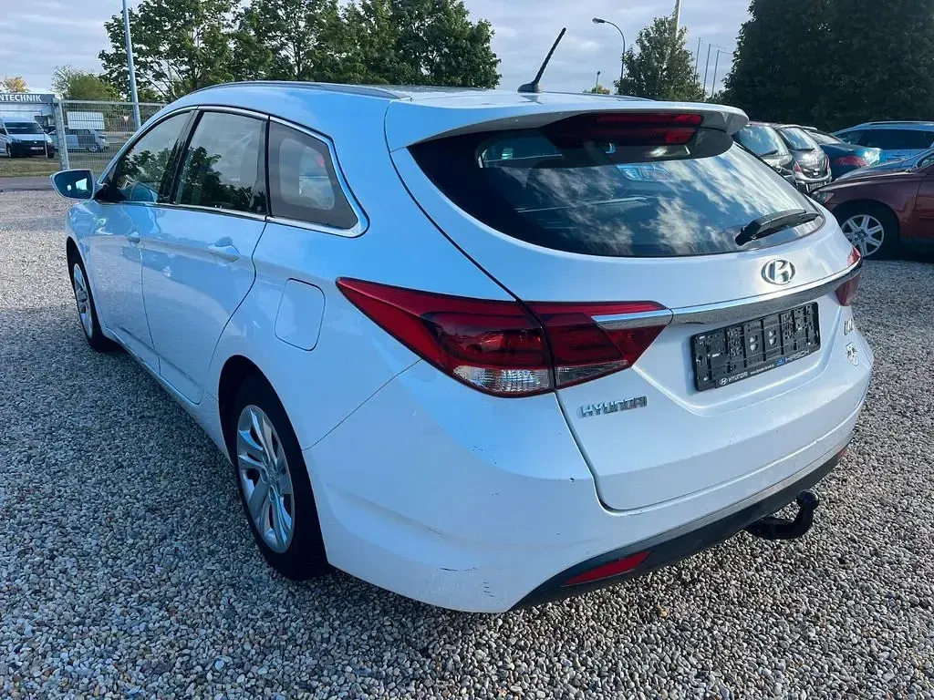 Gebraucht Hyundai i40 Classic 135 PS (99 kW) 2015 Weiß Kombi