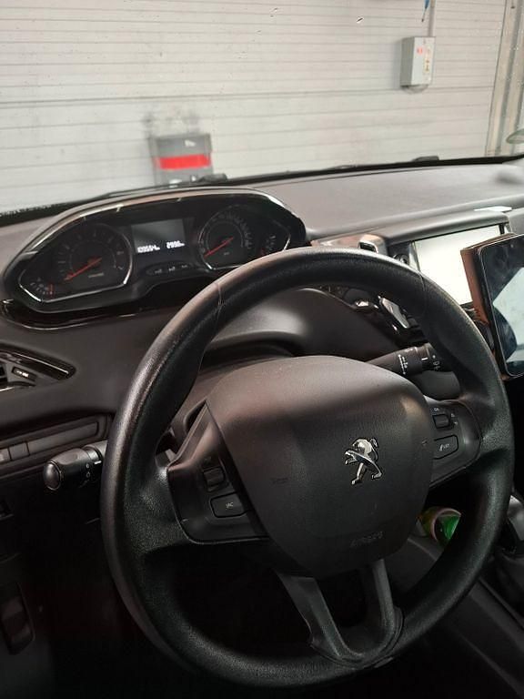 Second-hand Peugeot 208 Style 83 CP (61 kW) 2014 Albastru Hatchback