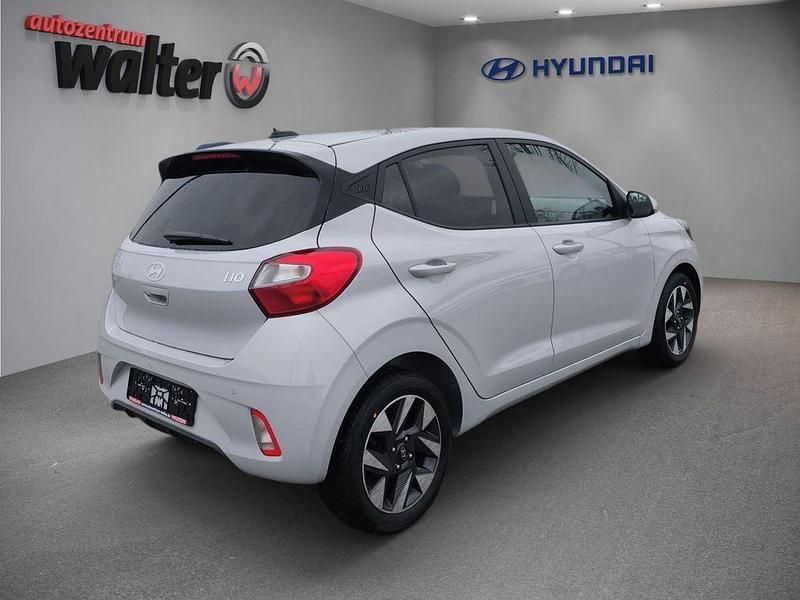 Neu Hyundai i10 Advanced 79 PS (58 kW) 2025 Grau Kleinwagen