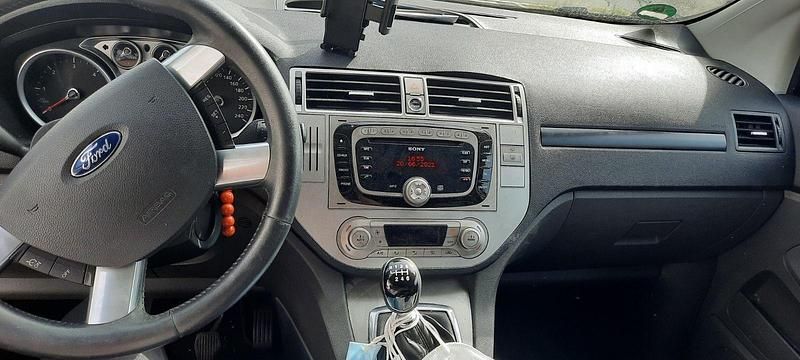 Gebraucht Ford Kuga Trend 140 PS (102 kW) 2011 Schwarz SUV