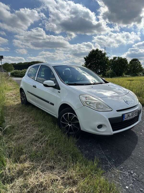 Weiß Gebraucht 2011 Renault Clio II Kleinwagen | 1.250 € - Bild 1/4