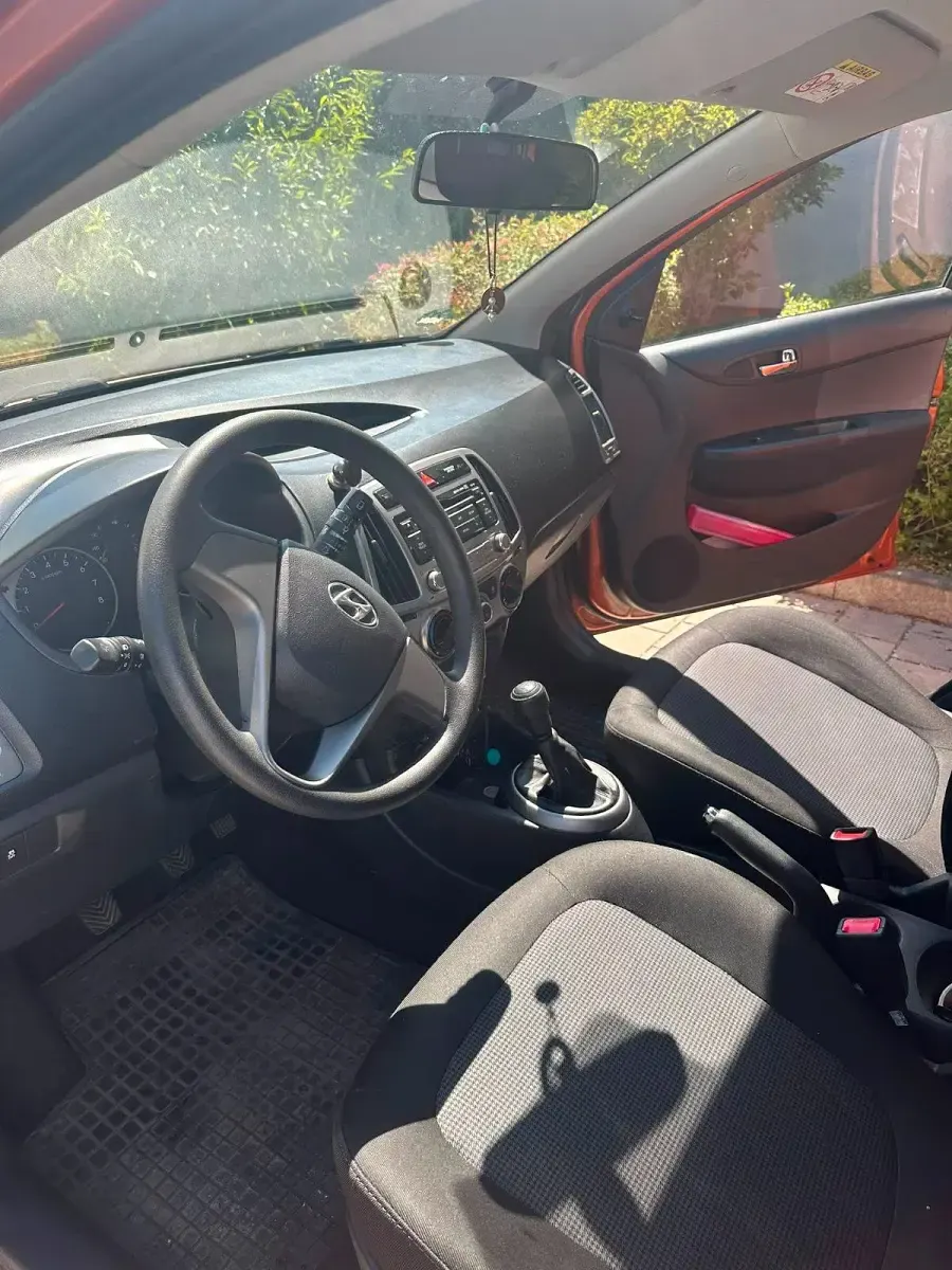 Gebraucht Hyundai i20 86 PS (63 kW) 2017 Braun Kleinwagen