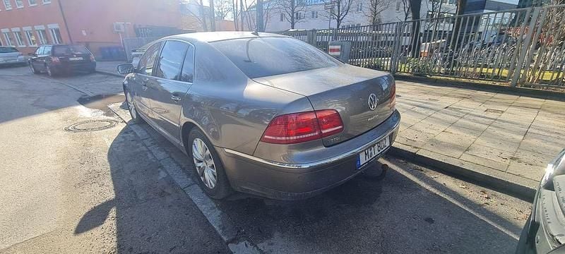 Gebraucht VW Phaeton 245 PS (180 kW) 2010 Braun Limousine