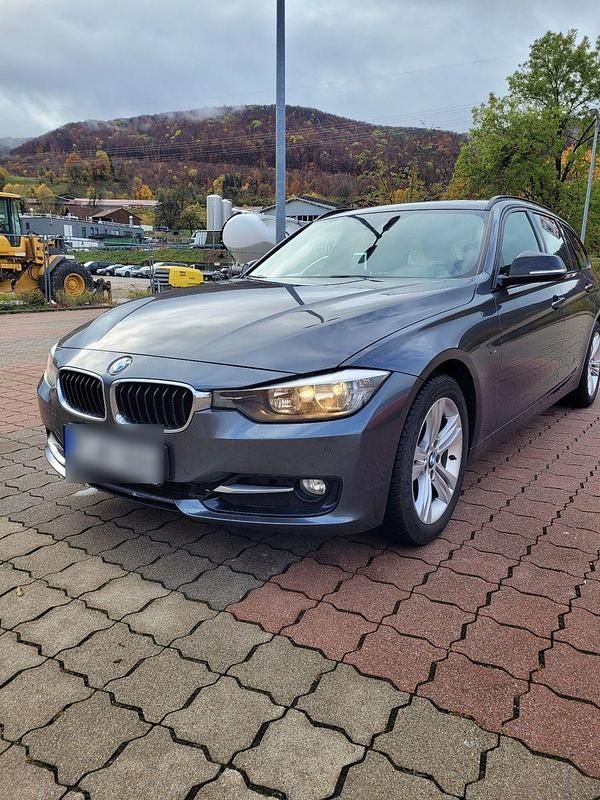 Gebraucht BMW 320 Sport Line 184 PS (135 kW) 2013 Grau Kombi