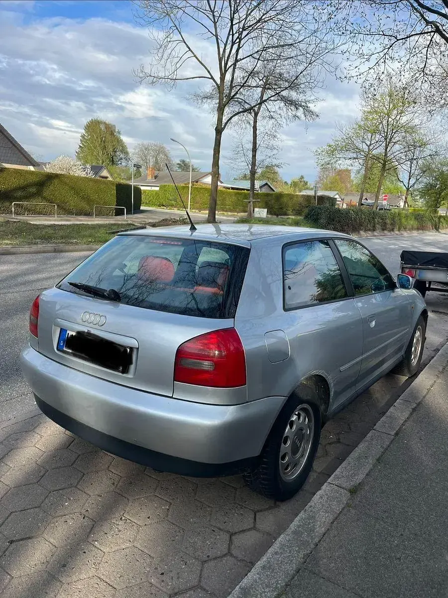 Brugt Audi A3 Attraction 101 HK (74 kW) 1998 Sølv Hatchback