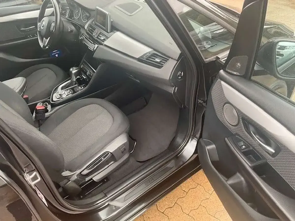 Gebraucht BMW 218 Active Tourer 136 PS (100 kW) 2015 Saphirschwarz Van / Kleinbus