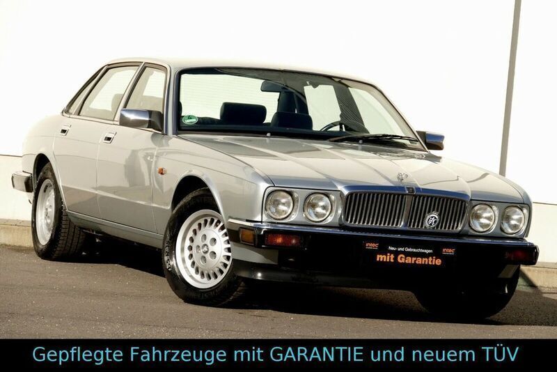 Silber Gebraucht 1990 Jaguar XJ40 Limousine | 7.499 € - Bild 1/4